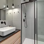 Modern Attic - Cozy Floor By Lion ソポト
