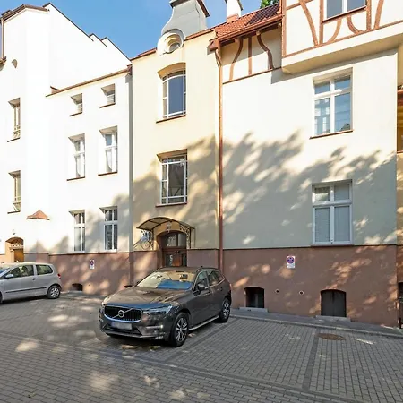 Lion - Modern With Perfect Location Apartment *
