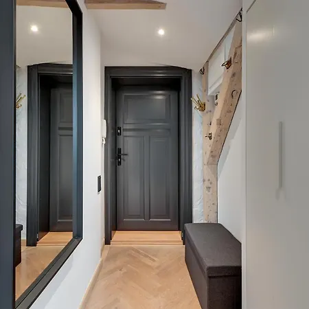 Modern Attic - Cozy Floor By Lion Apartamento