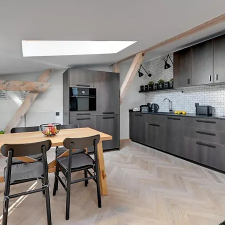 Modern Attic - Cozy Floor By Lion *