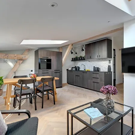 Apartment Lion - Modern With Perfect Location
