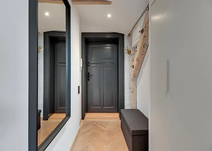 Modern Attic - Cozy Floor By Lion Apartment